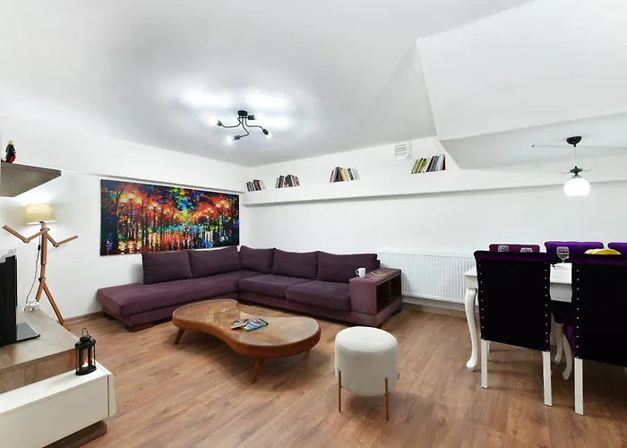 Апартаменты Historical Wood Dublex At Taksim&galata