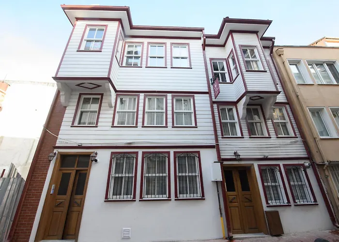 Апартаменты Historical Wood Dublex At Taksim&galata *