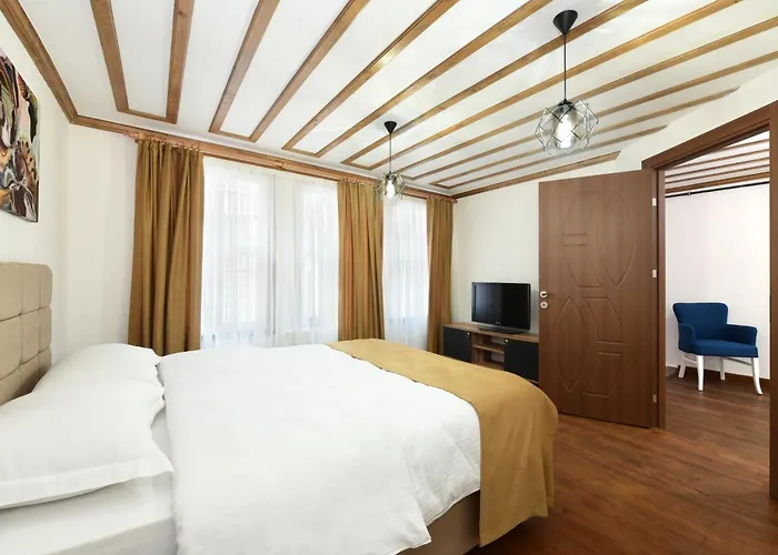 Апартаменты Historical Wood Dublex At Taksim&galata Стамбул