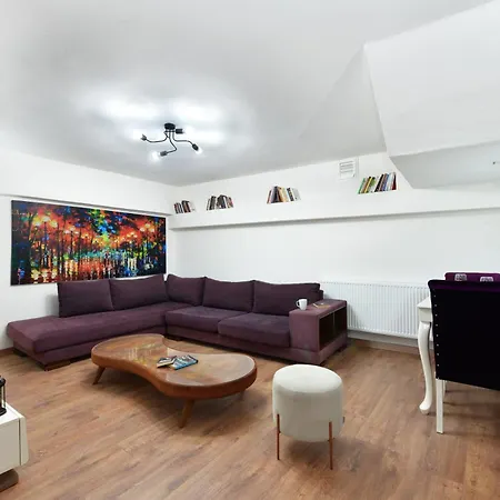 Apartamento Historical Wood Dublex At Taksim&galata